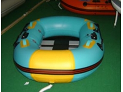 Barco de pesca inflável