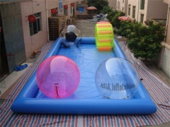 Grande piscina inflável