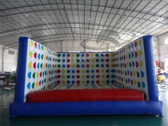 Twister inflável gigante