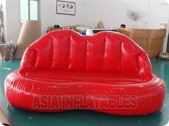  sofá vermelho inflável da forma dos bordos
